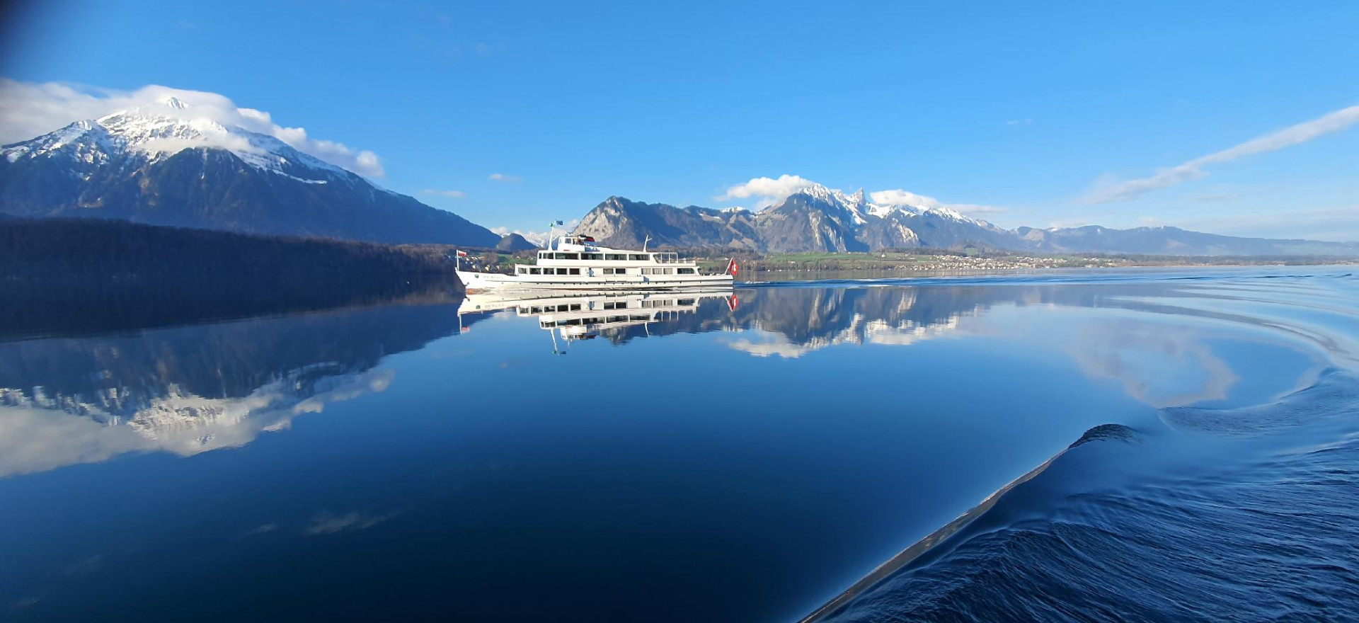 Schiff auf dem Thunersee